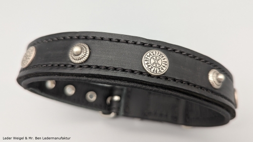 geeignet für Halsumfang von 31 cm bis 39 cm --> Breite 2,5 cm ---> Halsband 1334 --> Fettleder