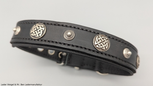 geeignet für Halsumfang von 34 cm bis 43 cm ---> Halsband 1336 --> Fettleder --> Breite 3 cm