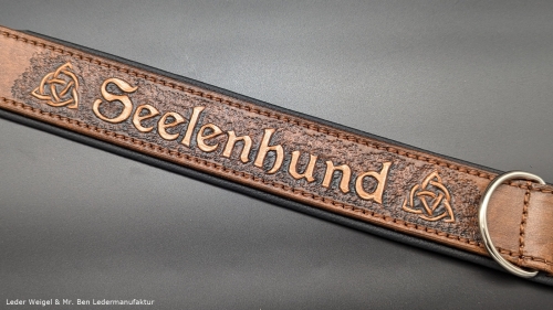 Hundehalsband aus Leder mit Triquetta + Wunschaufschrift