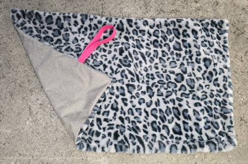 Hundematte aus Kunstfell - 74 - Leo grau