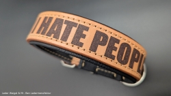 Halsumfang von 23 cm bis 30 cm --> Leder --> Breite 4 cm ---> Halsband 1476