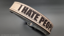 HB 1553 -> Halsumfang von 30 cm bis 39 cm -> Breite 3 cm -> Leder